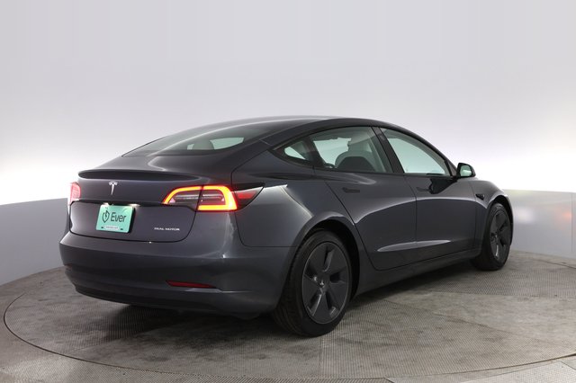 2022 Tesla Model 3 — photo 2 of 21