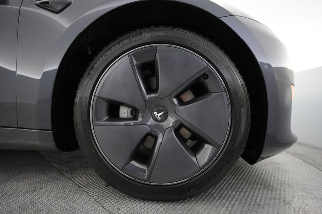 2022 Tesla Model 3 — photo 7 of 21