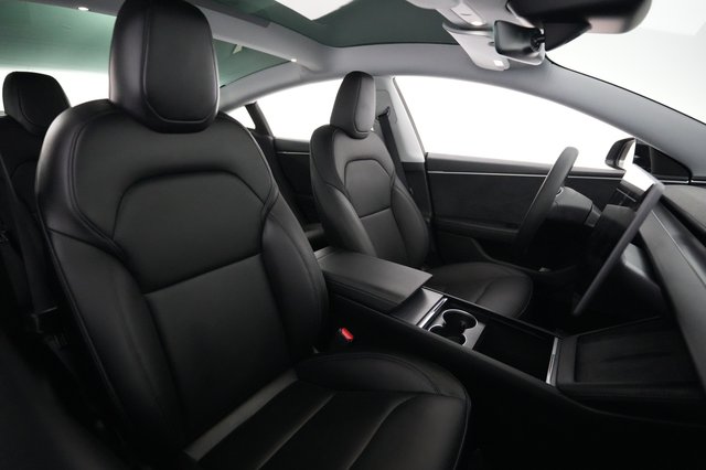 2025 Tesla Model 3 — photo 18 of 21