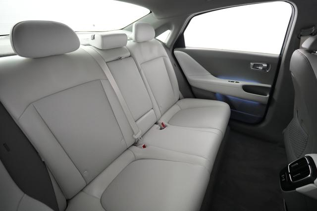 2024 Hyundai IONIQ 6 — photo 4 of 22