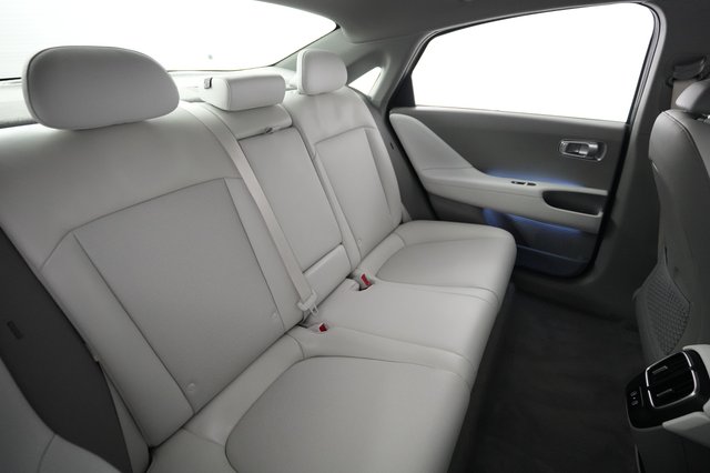 2024 Hyundai IONIQ 6 — photo 4 of 22