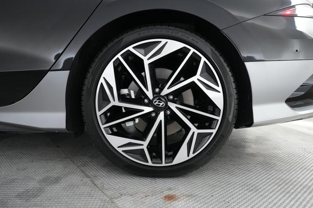 2024 Hyundai IONIQ 6 — photo 7 of 22