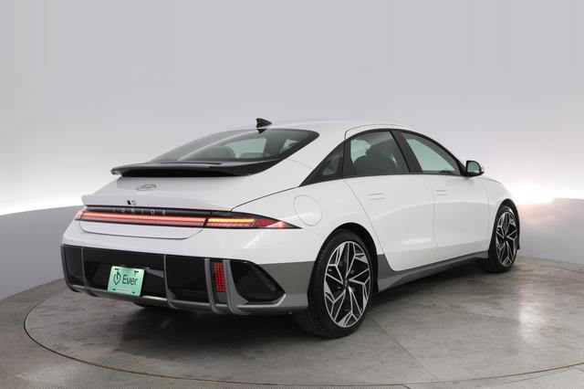 2024 Hyundai IONIQ 6 — photo 2 of 21