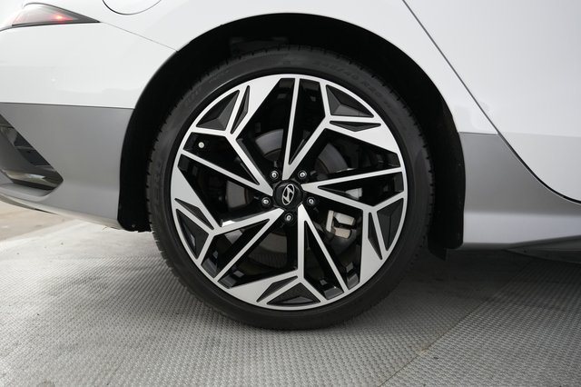 2024 Hyundai IONIQ 6 — photo 16 of 21