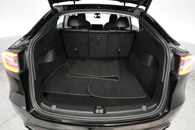 2022 Tesla Model Y — photo 6 of 21