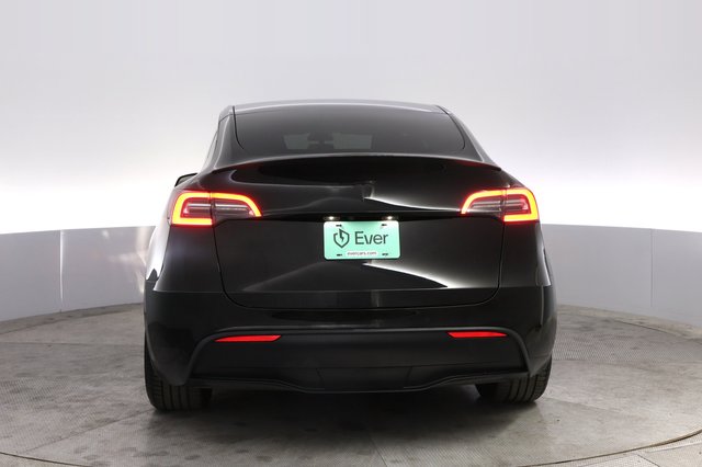 2022 Tesla Model Y — photo 12 of 21
