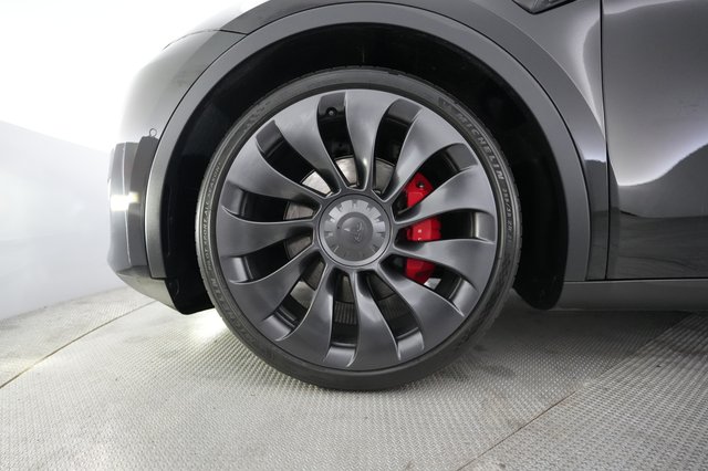 2022 Tesla Model Y — photo 17 of 21