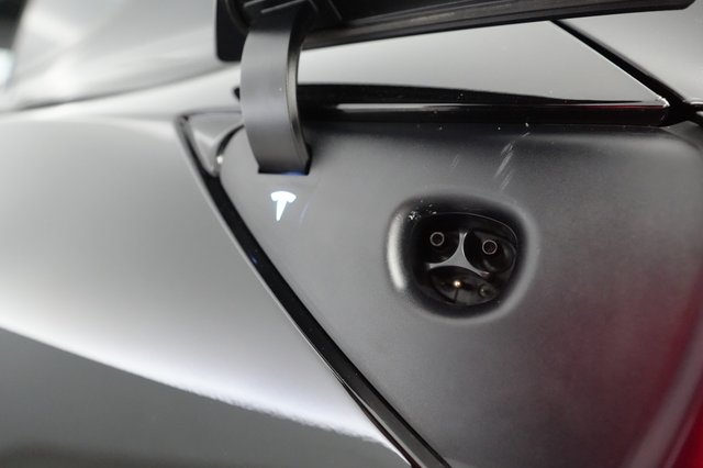 2022 Tesla Model Y — photo 8 of 21