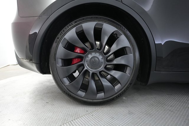 2022 Tesla Model Y — photo 7 of 21