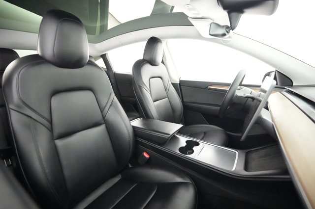 2022 Tesla Model Y — photo 18 of 21