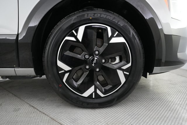2023 Kia Niro EV — photo 16 of 21