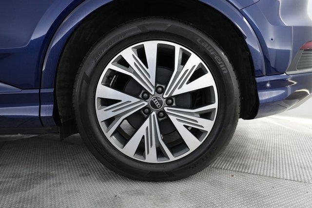 2023 Audi Q4 e-tron — photo 7 of 20