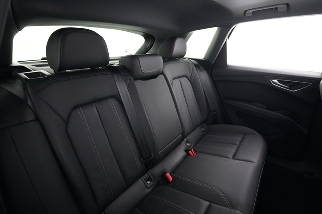 2023 Audi Q4 e-tron — photo 4 of 20