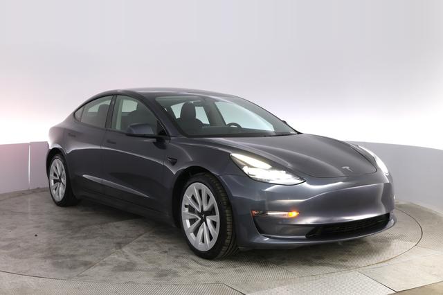 2022 Tesla Model 3 — photo 10 of 22