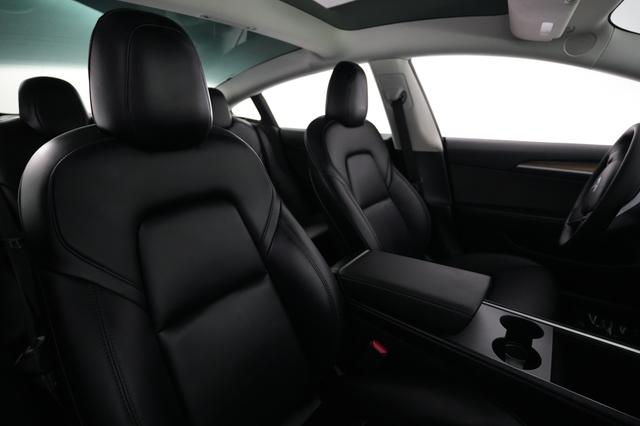 2022 Tesla Model 3 — photo 3 of 22