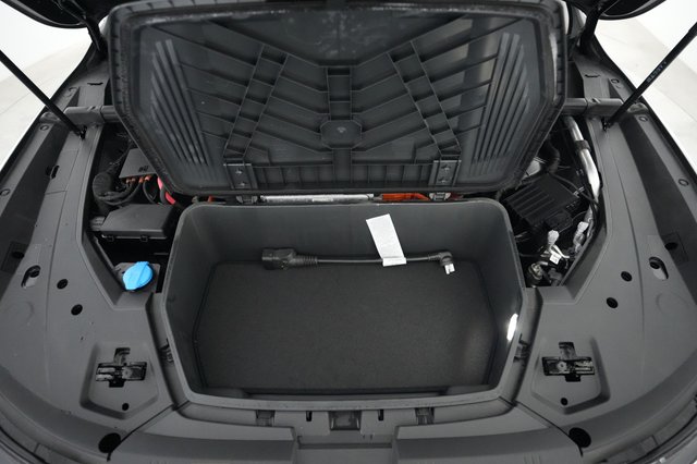 2022 Audi e-tron Sportback — photo 20 of 21