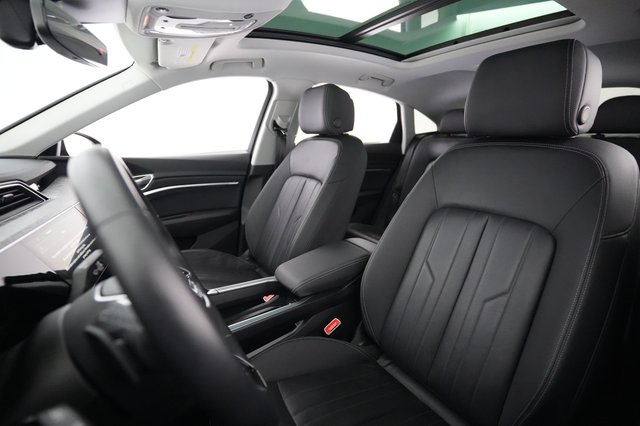 2022 Audi e-tron Sportback — photo 3 of 21