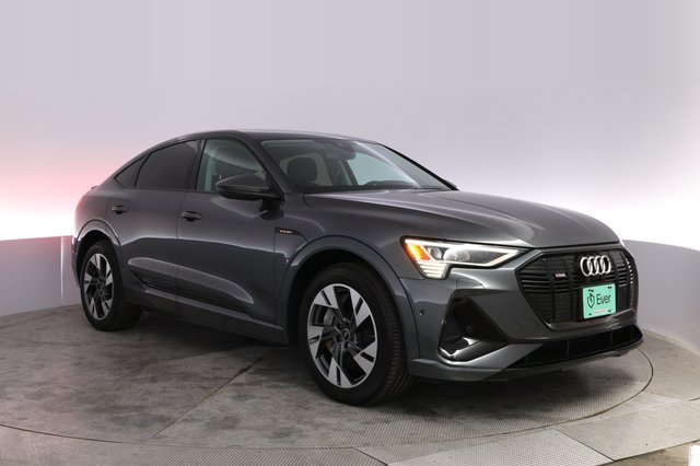 2022 Audi e-tron Sportback — photo 10 of 21