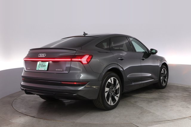 2022 Audi e-tron Sportback — photo 2 of 21