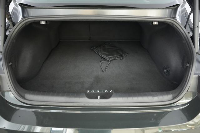 2023 Hyundai IONIQ 6 — photo 6 of 21