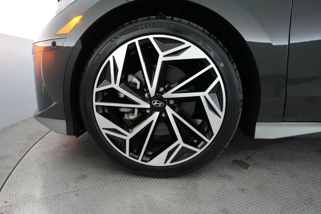 2023 Hyundai IONIQ 6 — photo 15 of 21