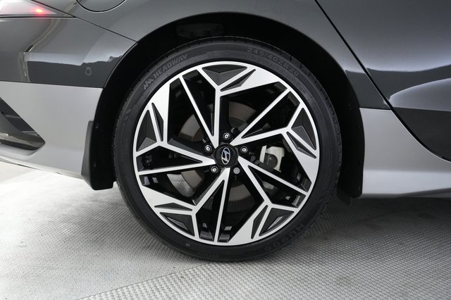 2023 Hyundai IONIQ 6 — photo 17 of 21