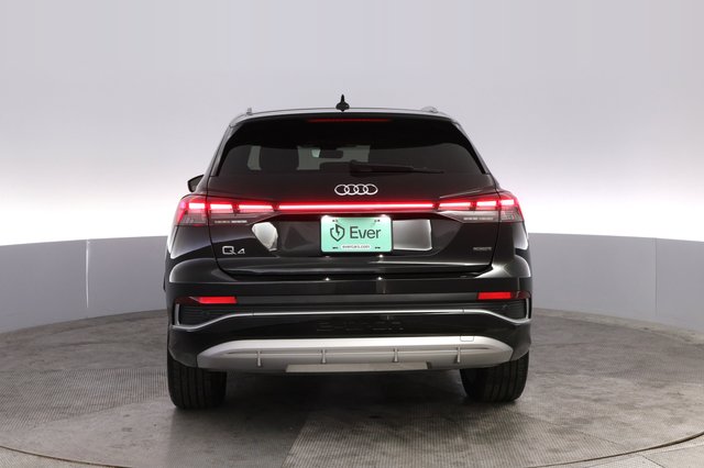2023 Audi Q4 e-tron — photo 12 of 20