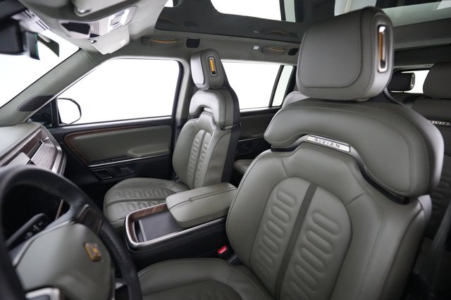 2024 Rivian R1S — photo 3 of 23