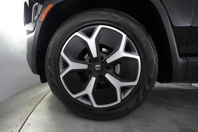 2024 Rivian R1S