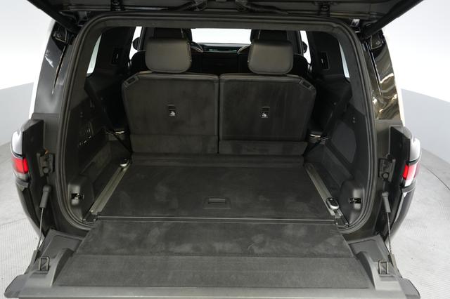 2024 Rivian R1S — photo 6 of 22