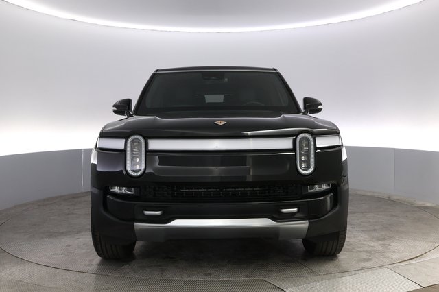 2024 Rivian R1S — photo 9 of 22