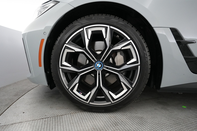 2022 BMW i4