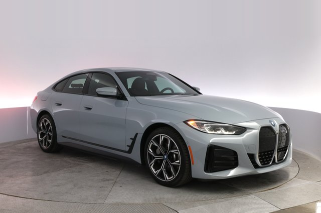 2022 BMW i4 — photo 10 of 20