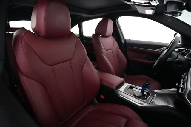 2022 BMW i4 — photo 18 of 20