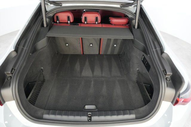 2022 BMW i4 — photo 6 of 20