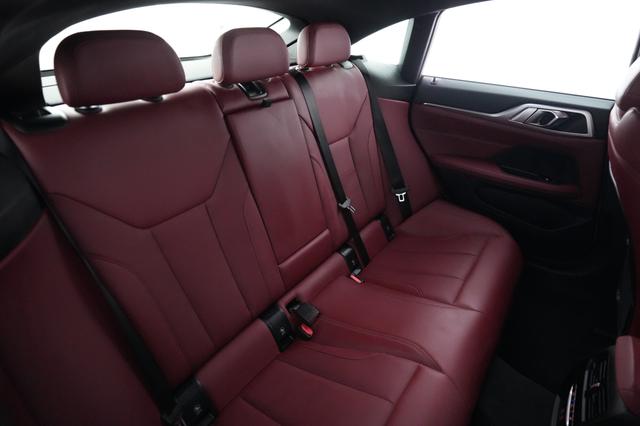2022 BMW i4 — photo 4 of 20