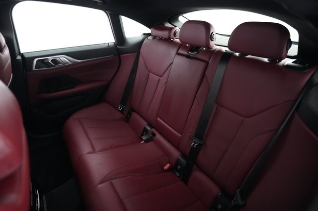 2022 BMW i4 — photo 19 of 20