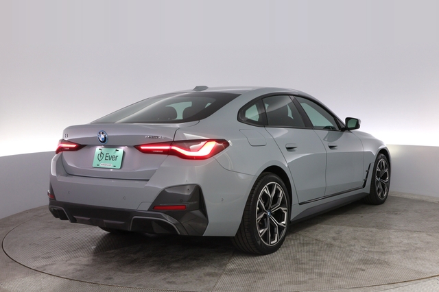 2022 BMW i4