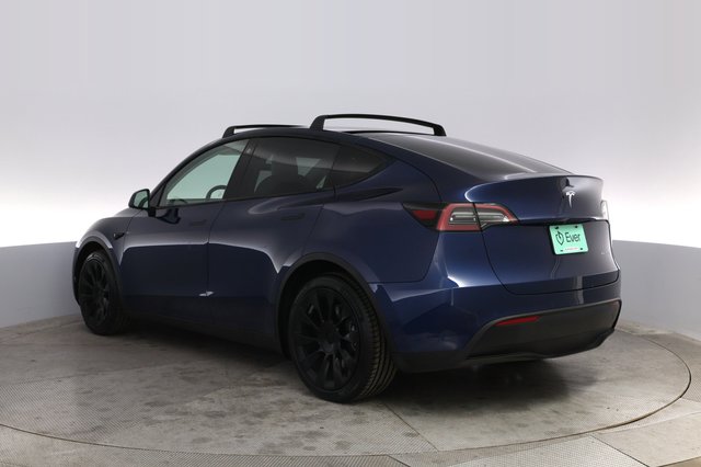 2022 Tesla Model Y — photo 13 of 22