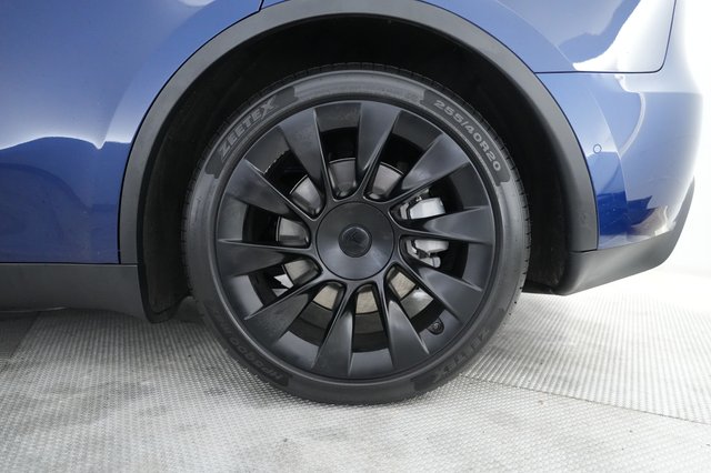 2022 Tesla Model Y — photo 7 of 22