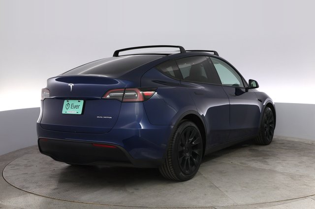 2022 Tesla Model Y — photo 2 of 22