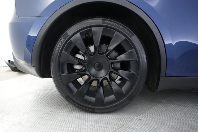 2022 Tesla Model Y — photo 17 of 22