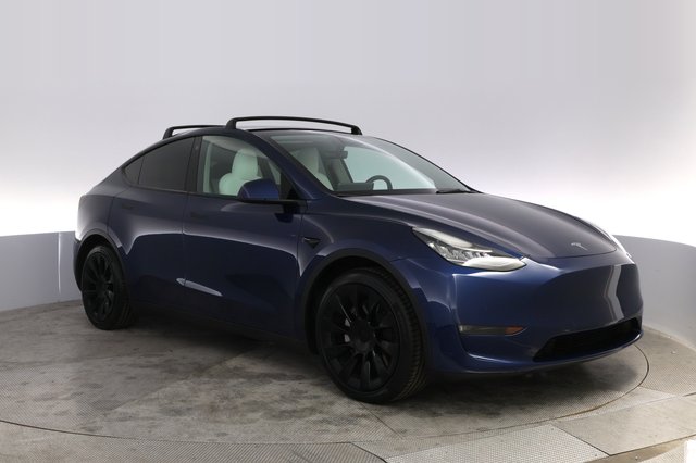 2022 Tesla Model Y — photo 10 of 22