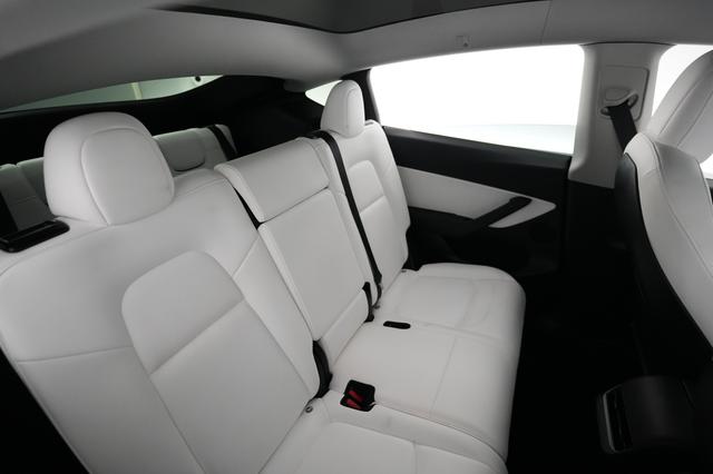 2022 Tesla Model Y — photo 4 of 22
