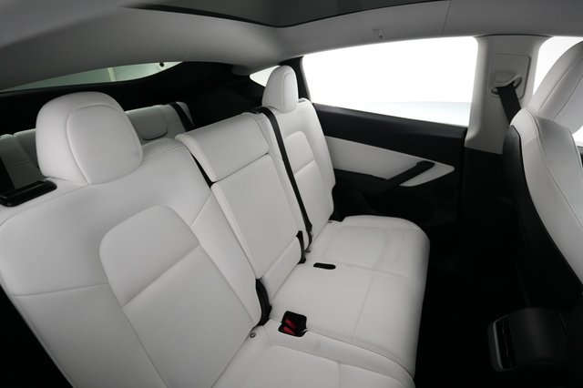 2022 Tesla Model Y — photo 4 of 22