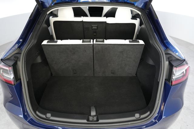 2022 Tesla Model Y — photo 6 of 22