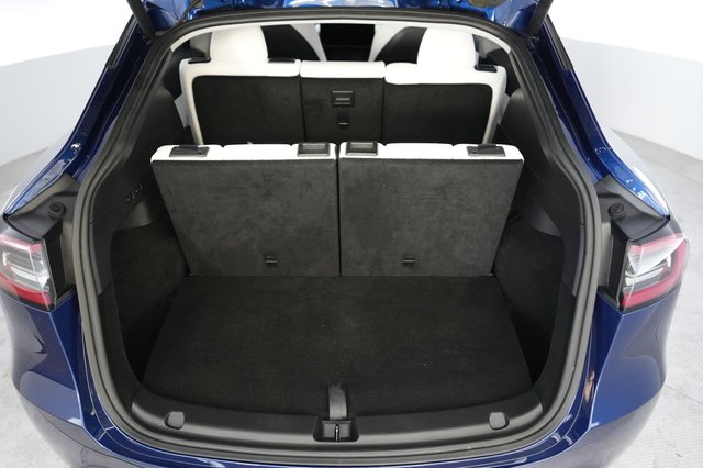 2022 Tesla Model Y — photo 6 of 22