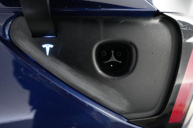 2022 Tesla Model Y — photo 8 of 22