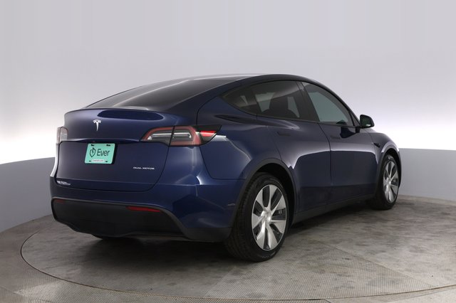 2022 Tesla Model Y — photo 2 of 24