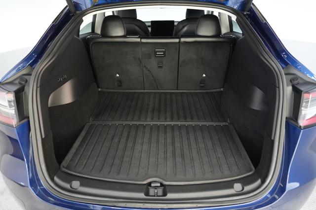 2022 Tesla Model Y — photo 6 of 24
